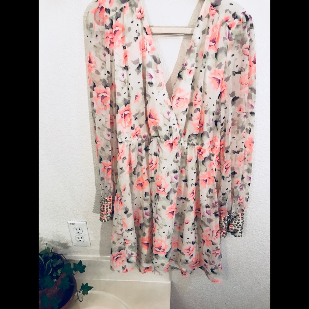 Long Sleeved Floral Backless Dress